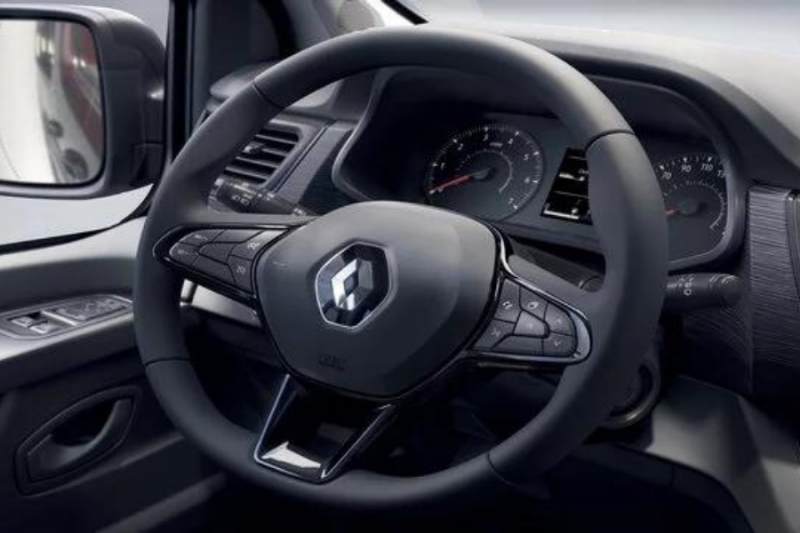 NOUVEAU RENAULT Trafic combi : véhicule familial 8-9 places disponible chez Cugnaux Automobile