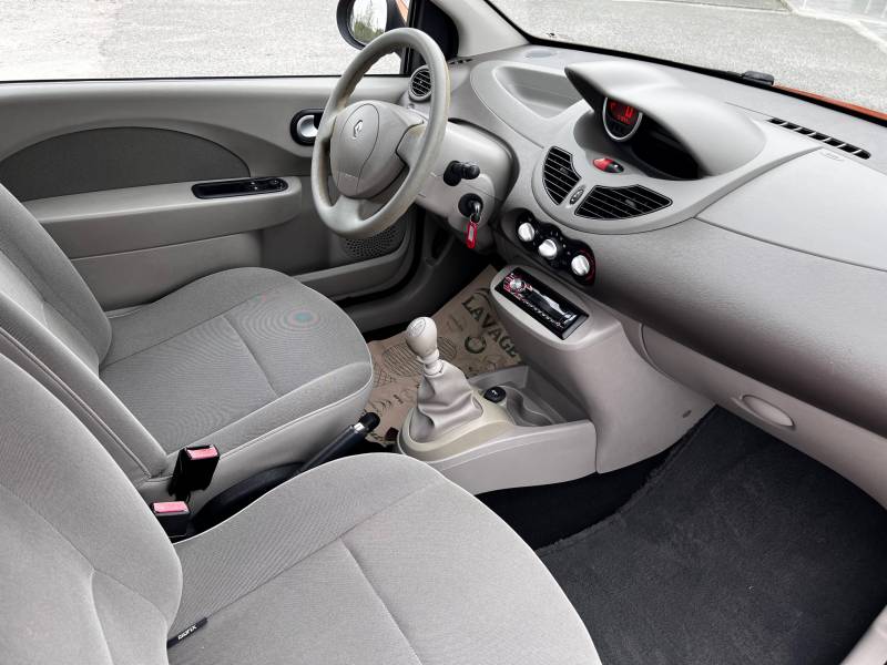 RENAULT TWINGO II Trend 1.2 LEV 16V 75 114g Eco2