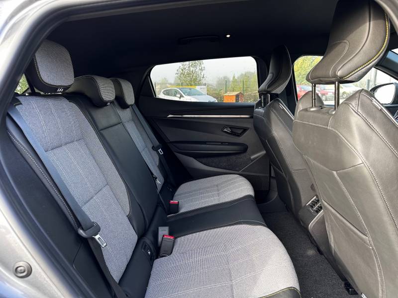 Renault Megane V (5) E-tech Techno EV60 220cv Optimum Charge Electrique 3450euro d'option