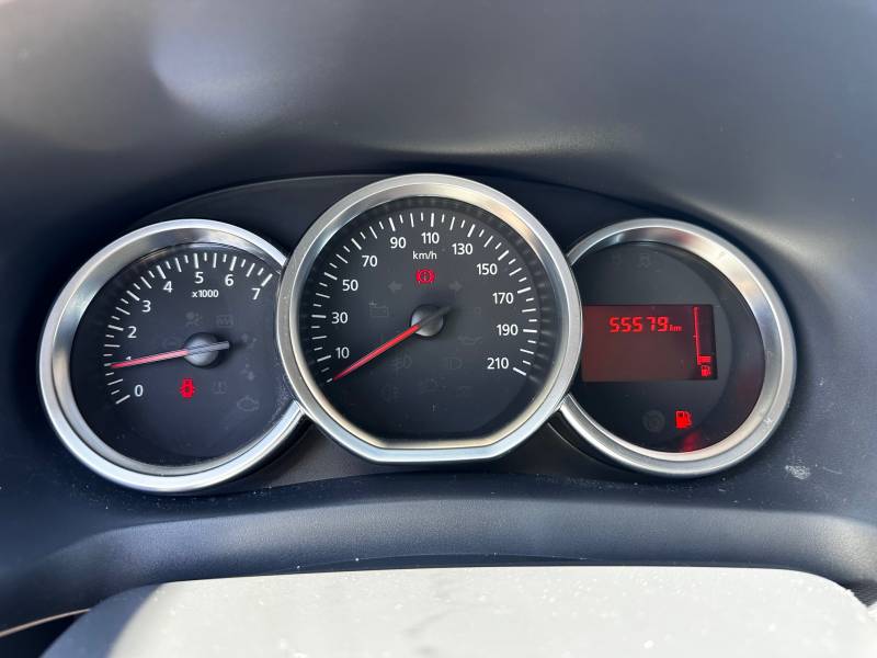 Dacia Logan Laureate SCe 75 essence clim à 5 min de Toulouse Garantie 6 mois