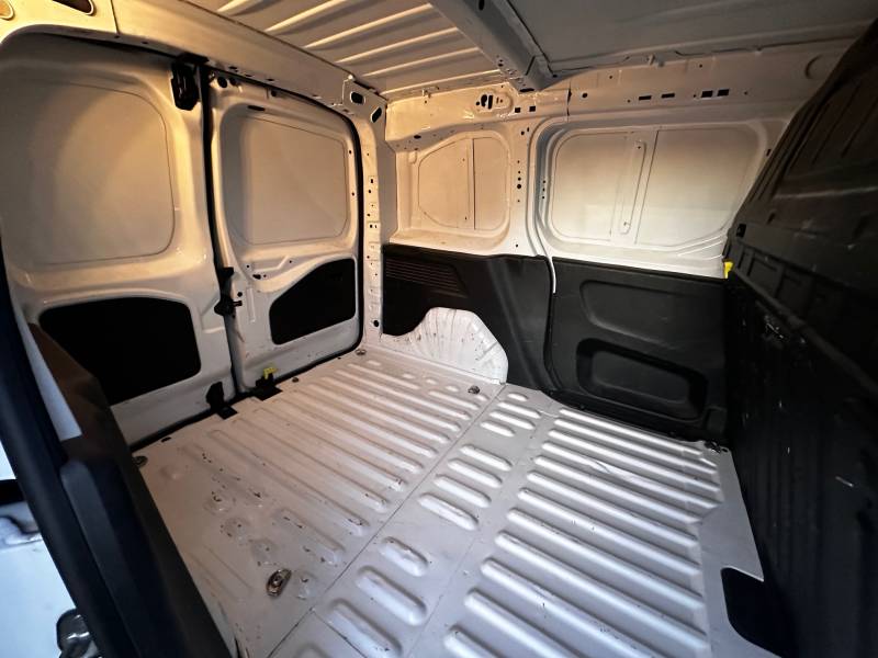 CITROËN BERLINGO VAN FOURGON 3 places Puretech 110 Essence Garantie 12 Mois. A 5 minutes de Toulouse.