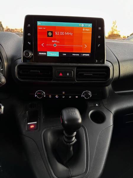 CITROËN BERLINGO VAN FOURGON 3 places Puretech 110 Essence Garantie 12 Mois. A 5 minutes de Toulouse.