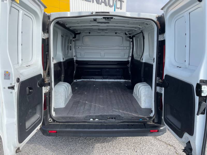 Achat d’un véhicule utilitaire Renault Trafic Fourgon L1H1 1000Kg dCi 120 E6 Grand Confort blanc