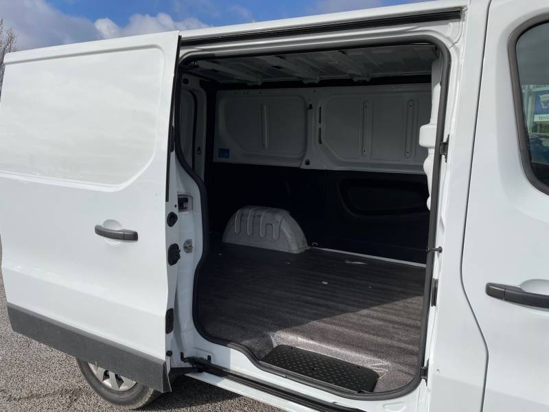Achat d’un véhicule utilitaire Renault Trafic Fourgon L1H1 1000Kg dCi 120 E6 Grand Confort blanc