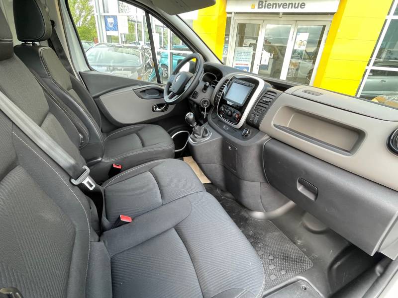 Achat d’un véhicule utilitaire Renault Trafic Fourgon L1H1 1000Kg dCi 120 E6 Grand Confort blanc