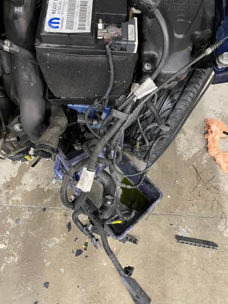 Réparation Carrosserie et longeron suite à une collision d'une Alfa Romeo Mito par notre carrossier à Cugnaux